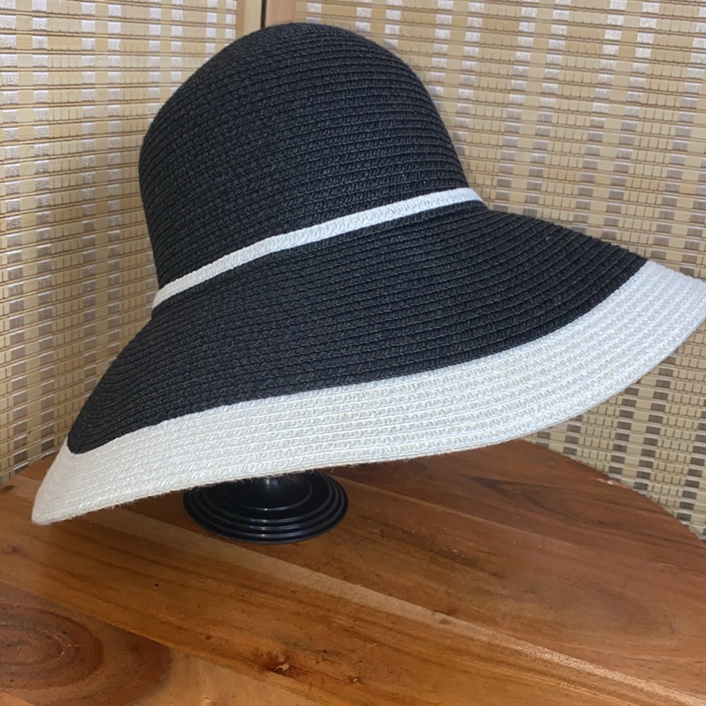 🔶Magid Hats Paper Straw Sun Hat Black & White Wide Brim Beach Resort Packable - Picture 2 of 5